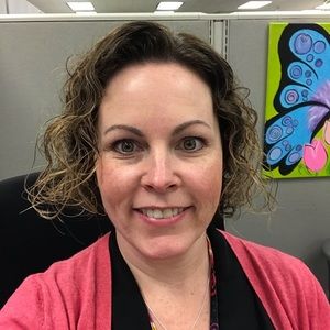 Meet your Posher, Holly